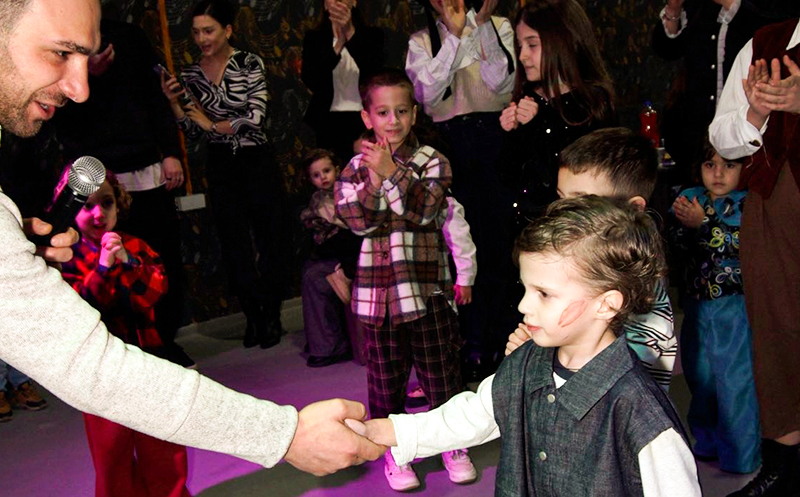 დაბადების დღის წვეულება 30+2 ბავშვზე, საჩუქრად სახის მოხატვა და ბუშტების შოუ