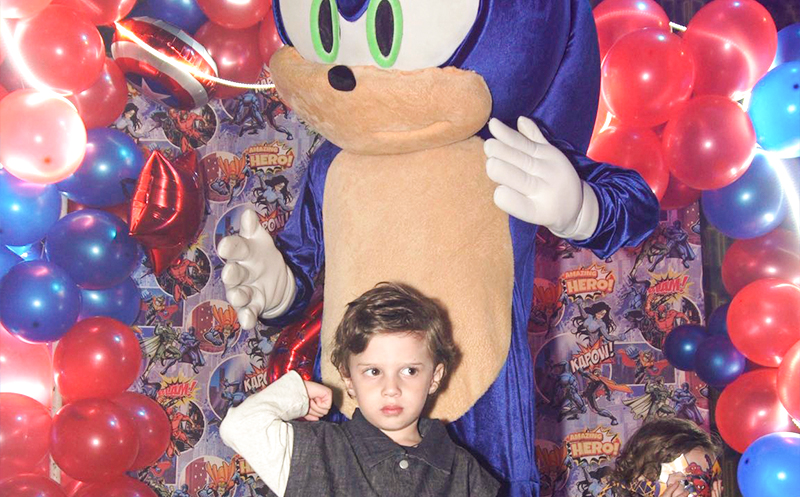 დაბადების დღის წვეულება 30+2 ბავშვზე, საჩუქრად სახის მოხატვა და ბუშტების შოუ