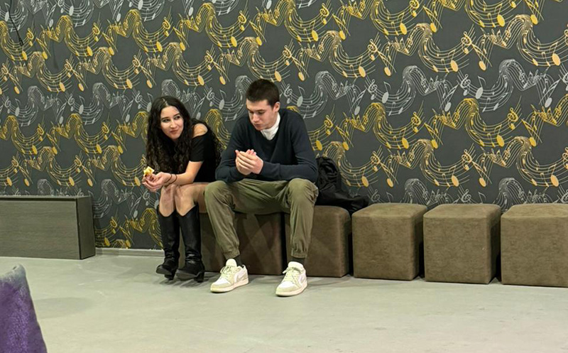 შეთავაზება თინეიჯერებისთვის, 20-25 სტუმარზე