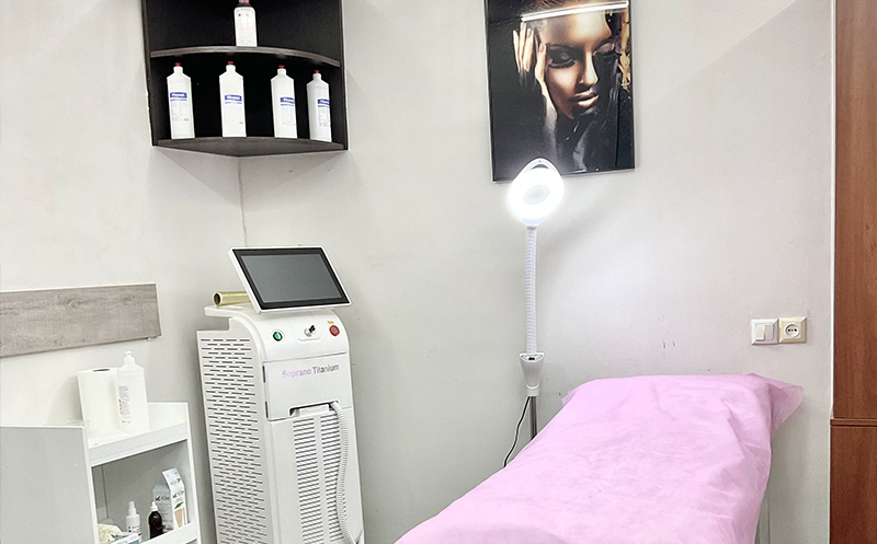 ტუჩის და წარბის კონტური ან დაფერვა და წარბის ღეროვანი შევსება