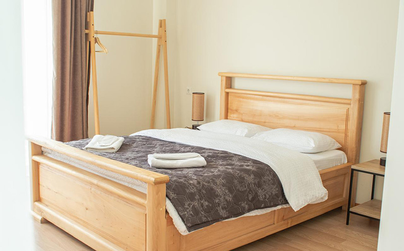 ყაზბეგში, ნომრები ხედით მყინვარზე და აივნით