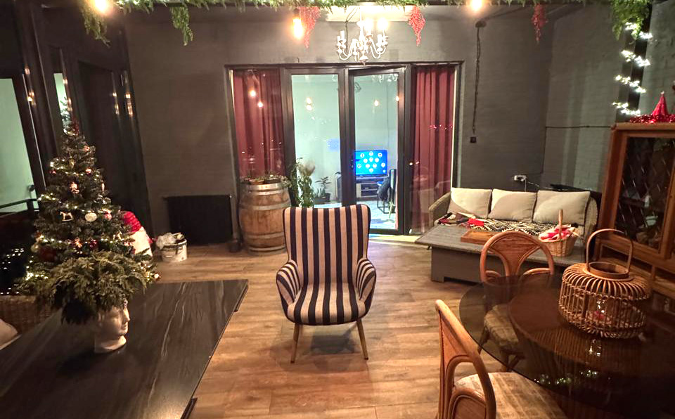 ყაზბეგში, ნომრები ხედით მყინვარზე და აივნით