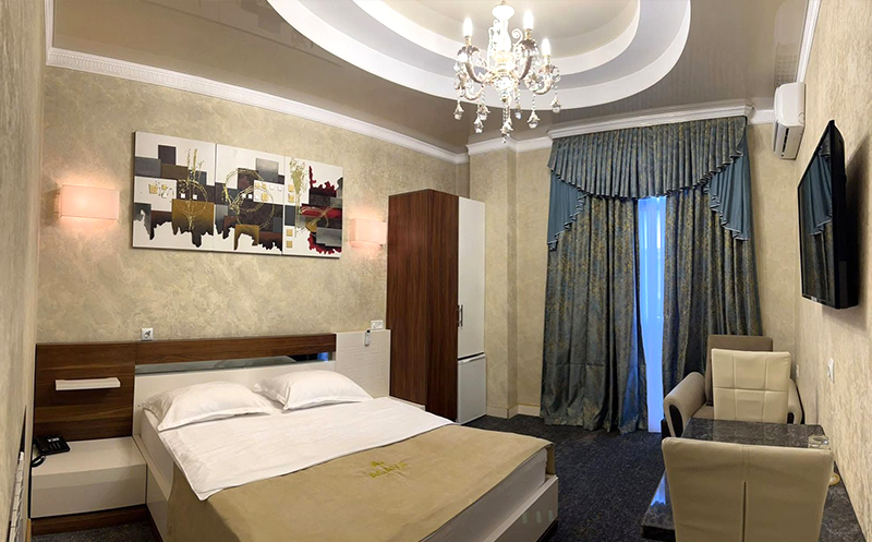 თბილისში 2 სტუმარზე სტანდარტული ან ლუქს ნომერი ჯაკუზით