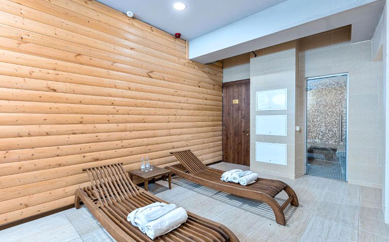 ნომერი 2 სტუმარზე საუზმით, გერგეთის და მყინვარწვერის ხედით ყაზბეგის პრემიუმ კლასის სასტუმროში