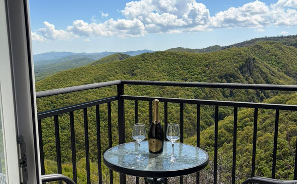 ნომერი 2 ან 3 სტუმარზე საუზმით და ღია აუზით სიღნაღში