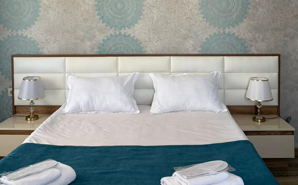 ნომერი 2 ან 3 სტუმარზე საუზმით და ღია აუზით სიღნაღში