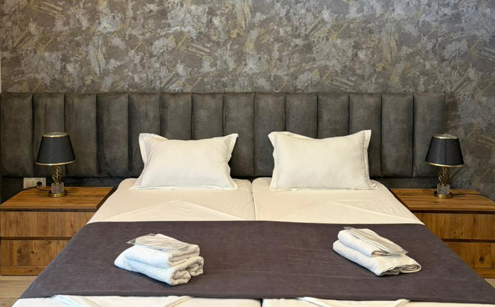 ნომერი 2 ან 3 სტუმარზე საუზმით და ღია აუზით სიღნაღში