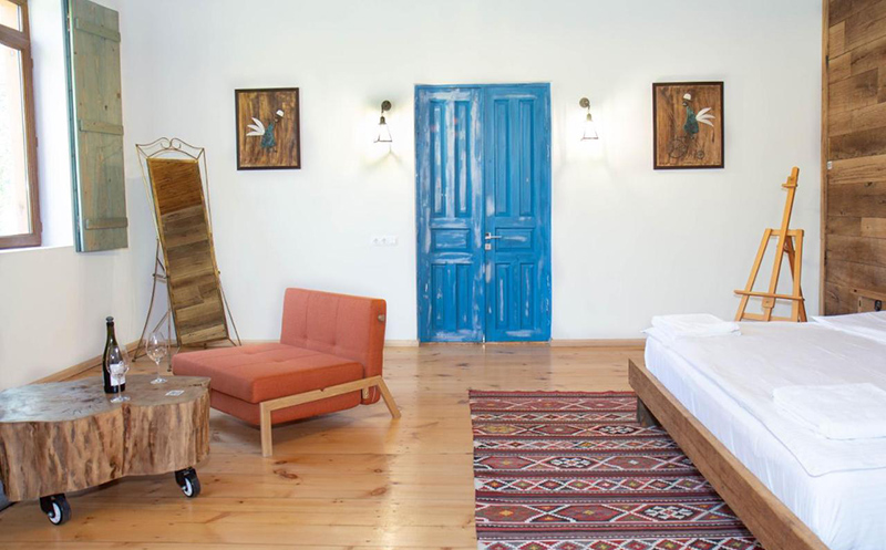 ნომერი საუზმით ორ სტუმარზე ზესტაფონში!