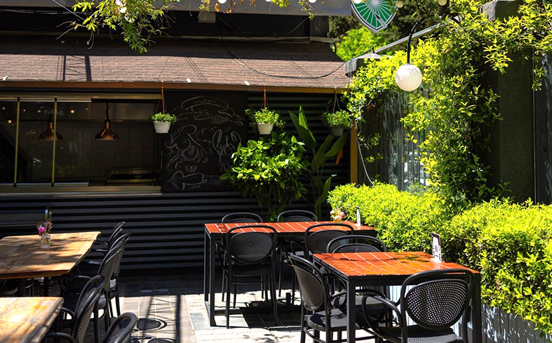 ზუთხის დაფა და სასმელი 6 სტუმარზე