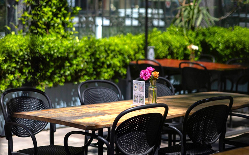 ზუთხის დაფა და სასმელი 6 სტუმარზე