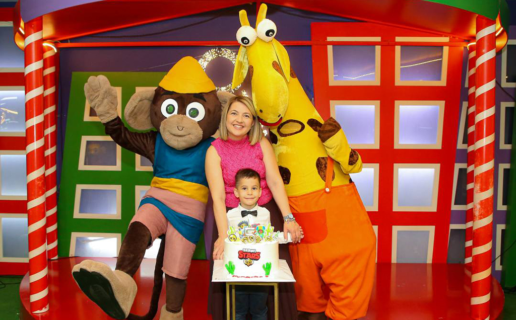 ჟირაფი ჟოზეს ლიცენზირებული დაბადების დღის პროგრამა 10+1, 15 +1 ან 20 +1 ბავშვზე