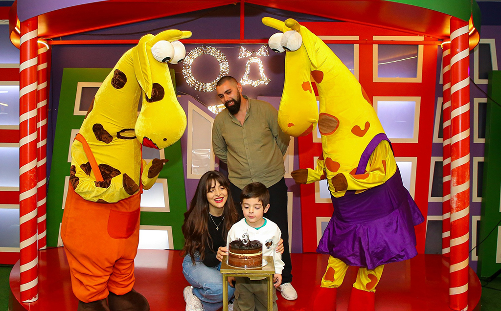 ჟირაფი ჟოზეს ლიცენზირებული დაბადების დღის პროგრამა 10+1, 15 +1 ან 20 +1 ბავშვზე