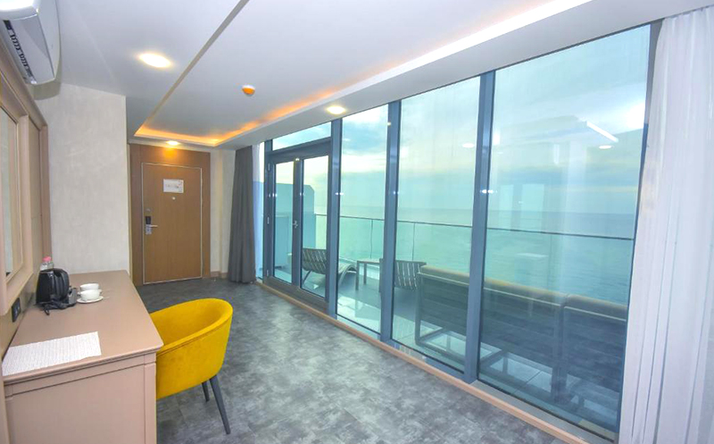 მაისი, ივნისი, სექტემბერი, ბათუმში აპარტამენტი 2 სტუმარზე ზღვის ხედით, აივნით და სამზარეულოთი