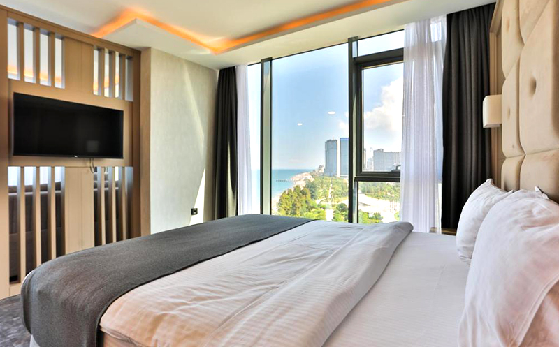 მაისი, ივნისი, სექტემბერი, ბათუმში აპარტამენტი 2 სტუმარზე ზღვის ხედით, აივნით და სამზარეულოთი