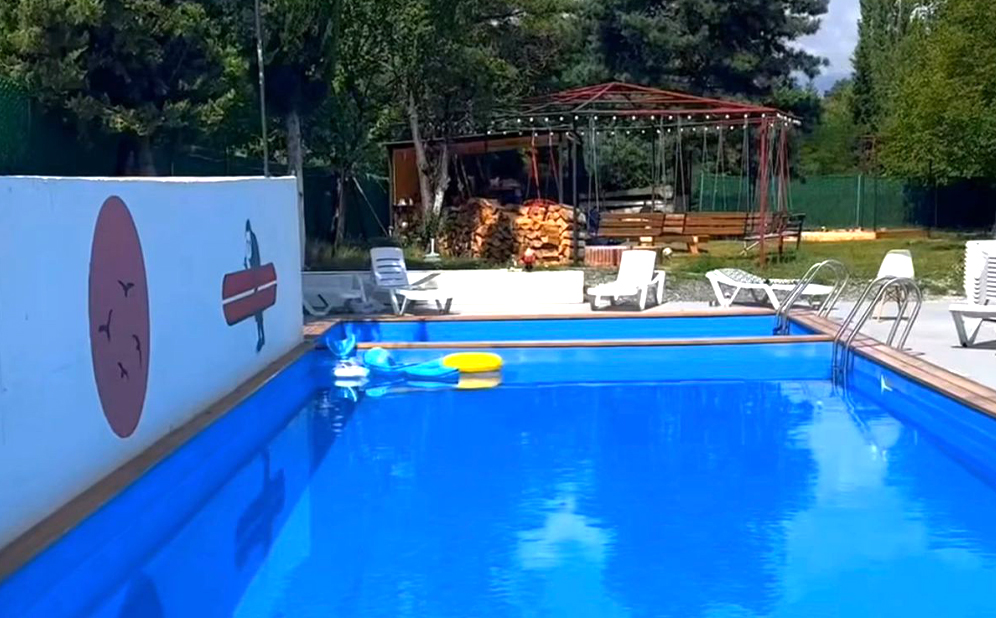 ბაზალეთში აპარტამენტი, 2+2 სტუმარზე ღია აუზით