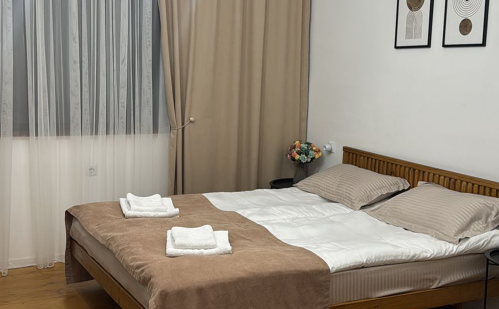 ბაზალეთში აპარტამენტი, 2+2 სტუმარზე ღია აუზით