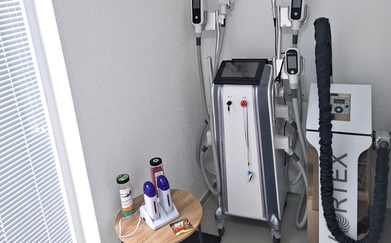 მანიკური გელ ლაქით, გამაგრებით და ნუნების დამუშავებით