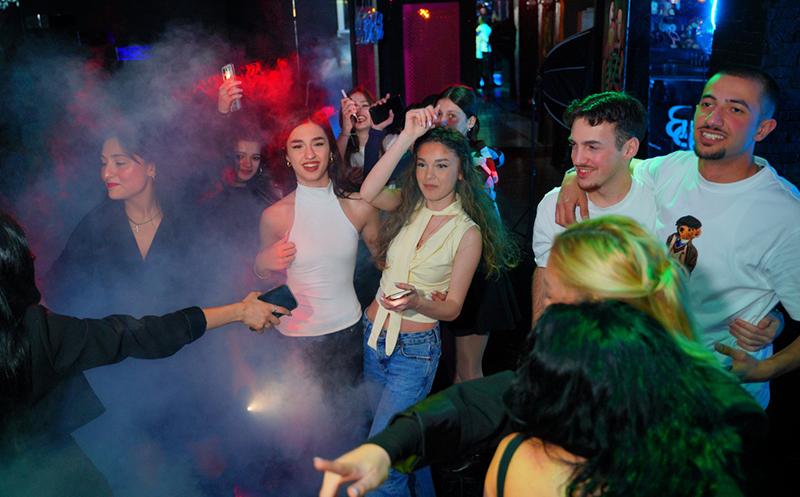 10 - 30 სტუმარზე კერძები, სასმელი, DJ, კარაოკე,