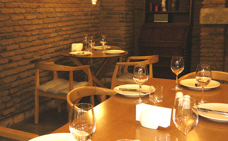 კერძები და სასმელი 6/8 სტუმარზე