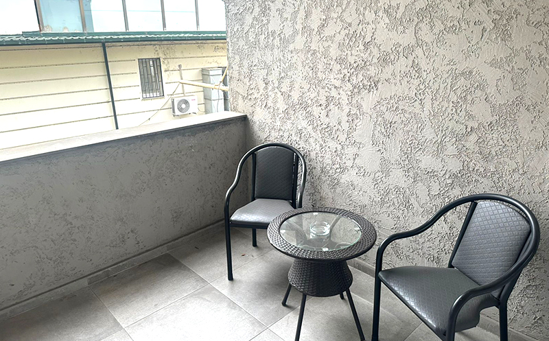 თბილისში, ნომრები 2-3 სტუმარზე საუზმით