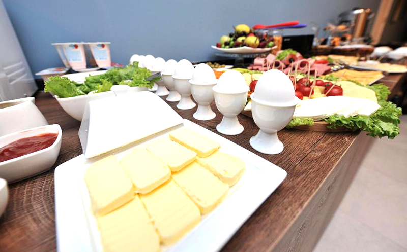 თბილისში, ნომრები 2-3 სტუმარზე საუზმით