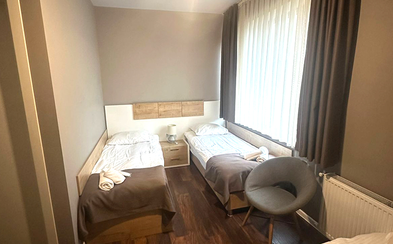 თბილისში, ნომრები 2-3 სტუმარზე საუზმით