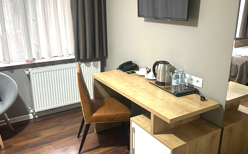 თბილისში, ნომრები 2-3 სტუმარზე საუზმით