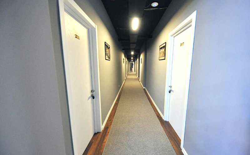 თბილისში, ნომრები 2-3 სტუმარზე საუზმით