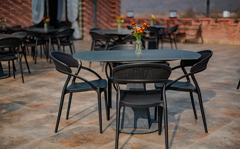 კახეთში ნომერი 2 სტუმარზე საუზმით, ღვინის ტურით და დეგუსტაციით