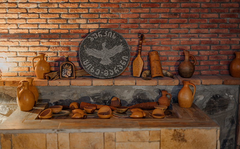 კახეთში ნომერი 2 სტუმარზე საუზმით, ღვინის ტურით და დეგუსტაციით