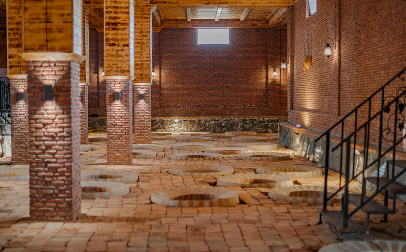 კახეთში ნომერი 2 სტუმარზე საუზმით, ღვინის ტურით და დეგუსტაციით