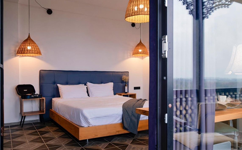 ვარციხეში, ლუქს ნომერი 2 სტუმარზე, ჯაკუზით, დახურული აუზით