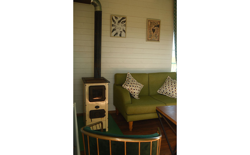 ვარციხეში, სახლი ვენახზე 4 სტუმარზე საუზმით და დახურული აუზით