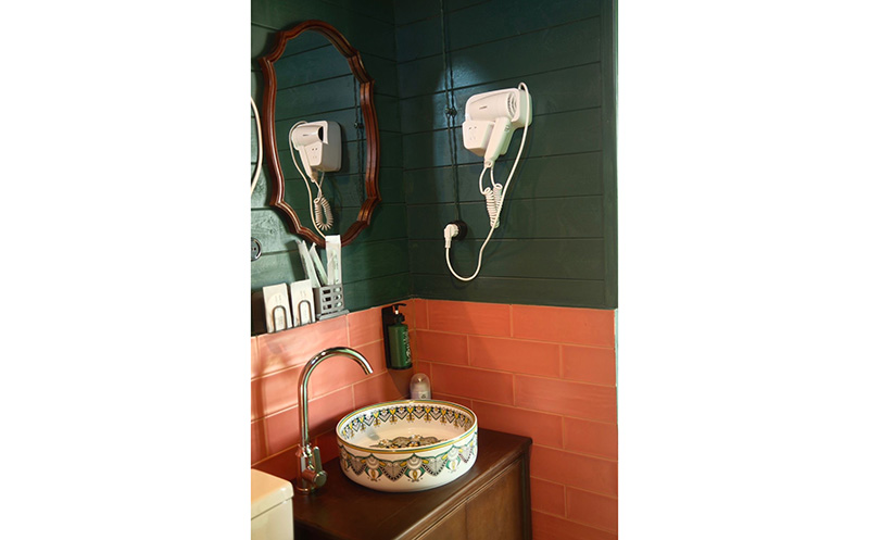 ვარციხეში, სახლი ვენახზე 4 სტუმარზე საუზმით და დახურული აუზით