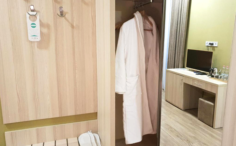 თბილისში, ნომერი 2 სტუმარზე33333333