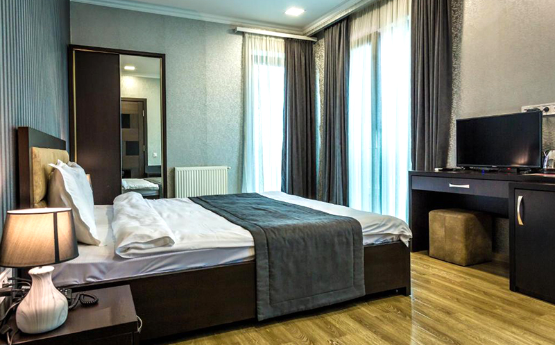 თბილისში, ნომერი 2 სტუმარზე33333333