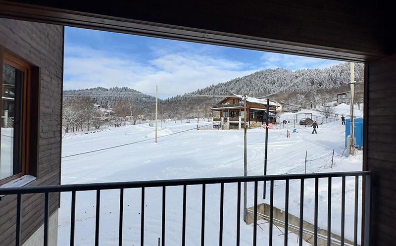 ორ სართულიანი კოტეჯი ბაკურიანში 5+1 სტუმარზე