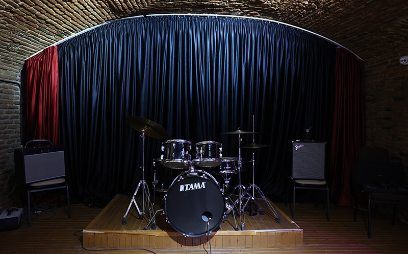 კერძები და სასმელი 4 სტუმარზე