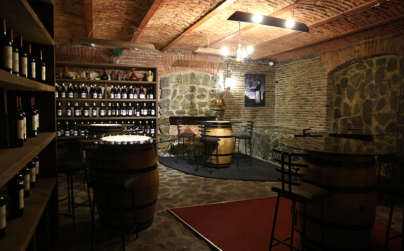 კერძები და სასმელი 4 სტუმარზე