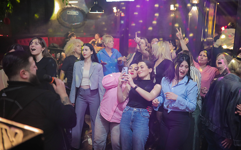 კერძები და სასმელი 10 ბავშვზე