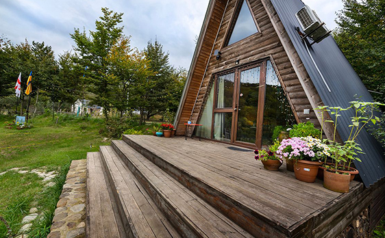 ცხვარიჭამიაში კოტეჯი მანდო 2 ან 4 სტუმარზე