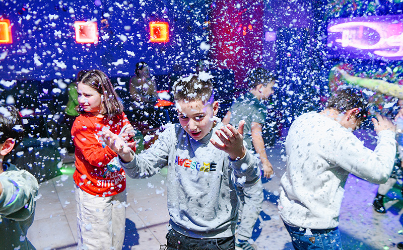 საახალწლო კარნავალი ან დაბადების დღე 15, 20, 25 ან მეტ ბავშვზე კლუბ დეჟავუში