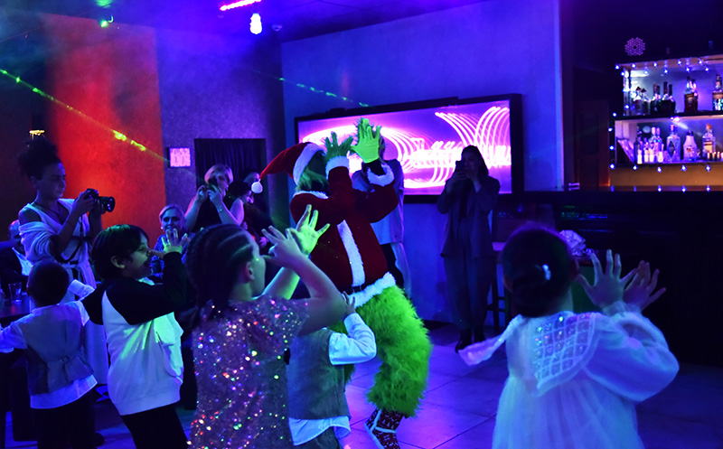 საახალწლო კარნავალი ან დაბადების დღე 15, 20, 25 ან მეტ ბავშვზე კლუბ დეჟავუში