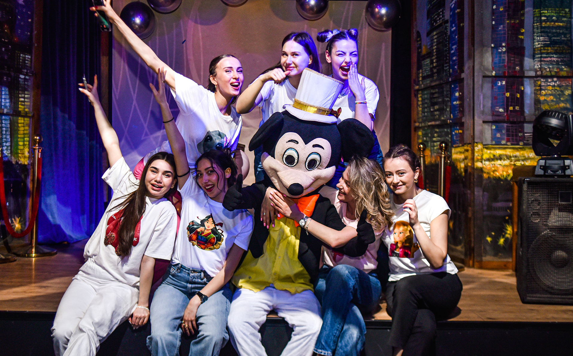 დახურული წვეულება, 10,15, 20, 25 და 30 თინეიჯერზე