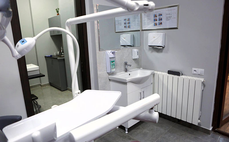 ცირკონო ან მეტალო კერამიკის გვირგვინი