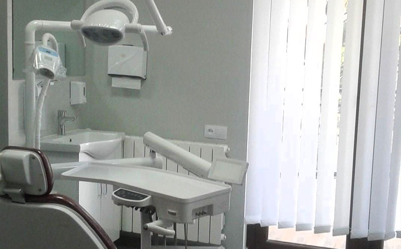 ცირკონო ან მეტალო კერამიკის გვირგვინი