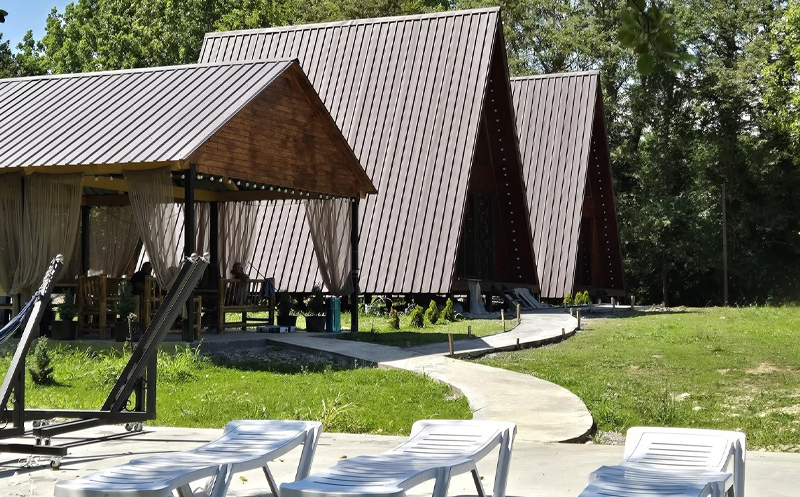 აბაშაში, კოტეჯი 4 სტუმარზე ღია აუზით