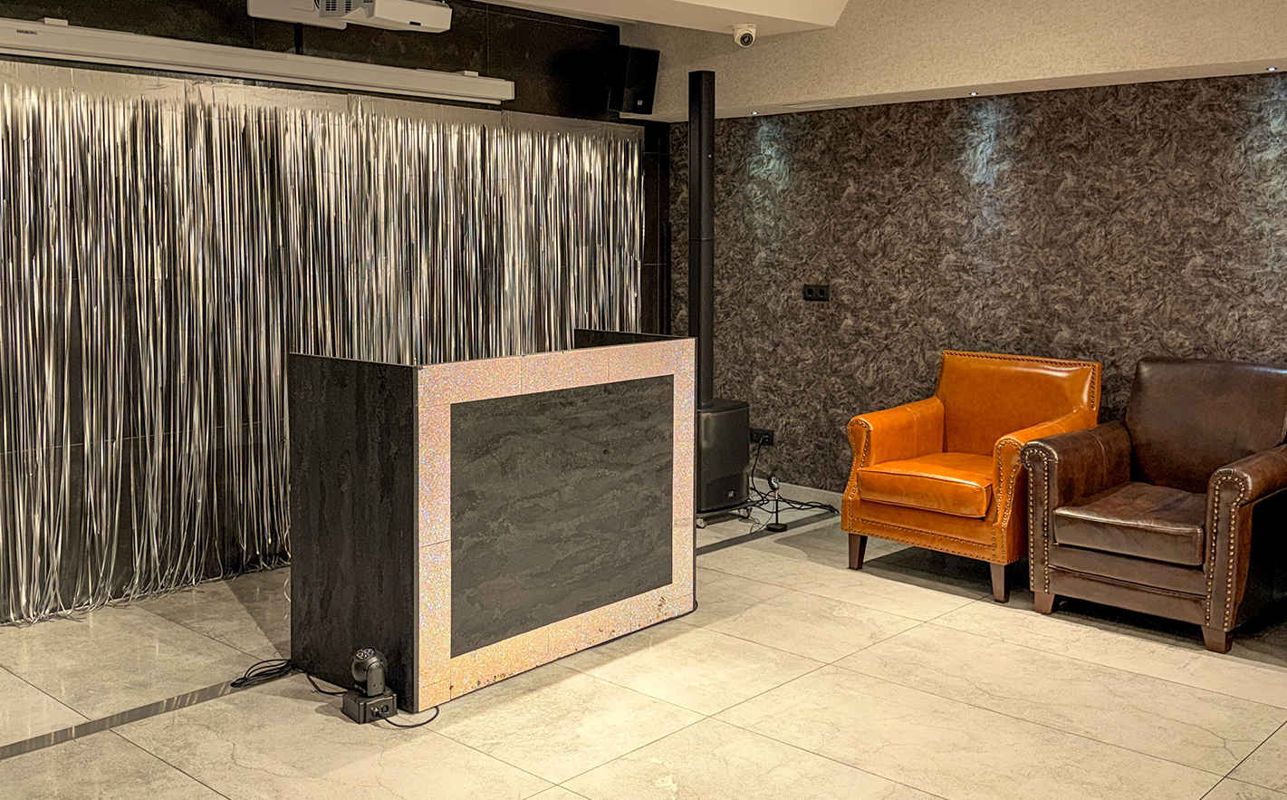 თინეიჯერული წვეულება 20 სტუმარზე, სასმელი, კარაოკე და DJ