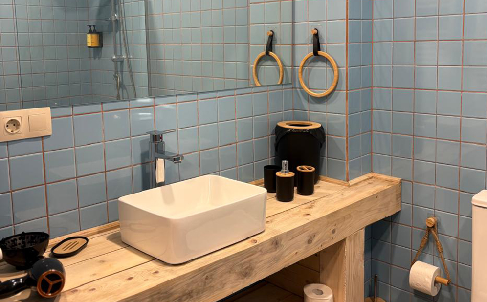 ივნისში, აბასთუმანში კოტეჯები 2 სტუმარზე სამჯერადი კვებით