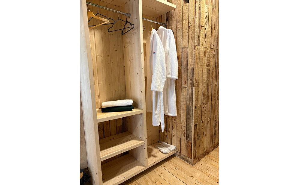 ივნისში, აბასთუმანში კოტეჯები 2 სტუმარზე სამჯერადი კვებით